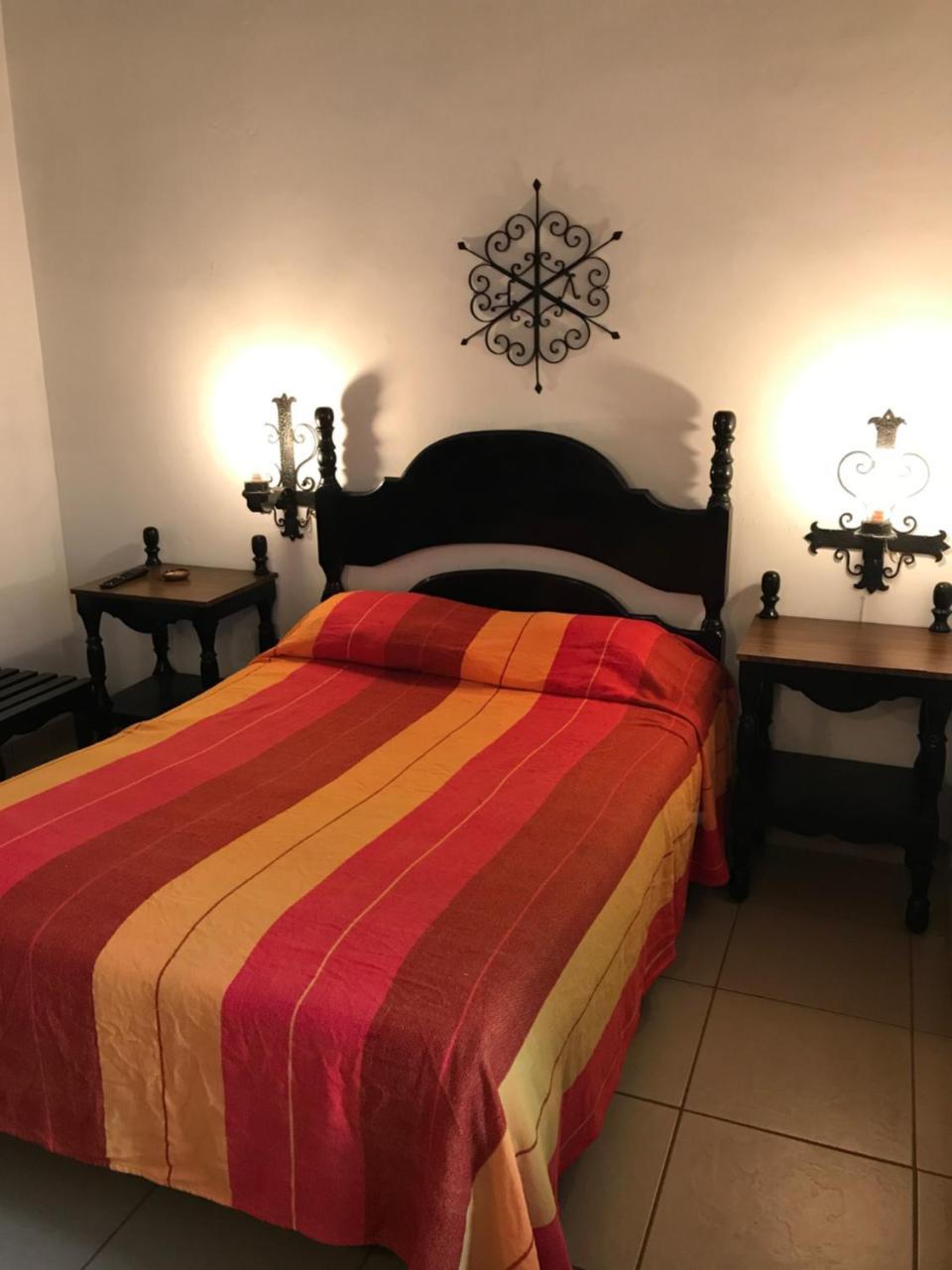 Hotel Villa De Flores Uruapan  Eksteriør bilde