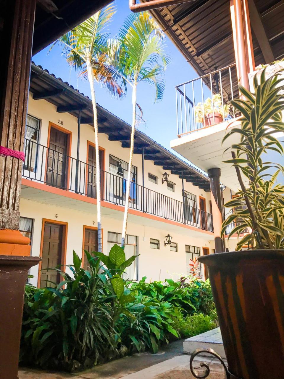 Hotel Villa De Flores Uruapan  Eksteriør bilde