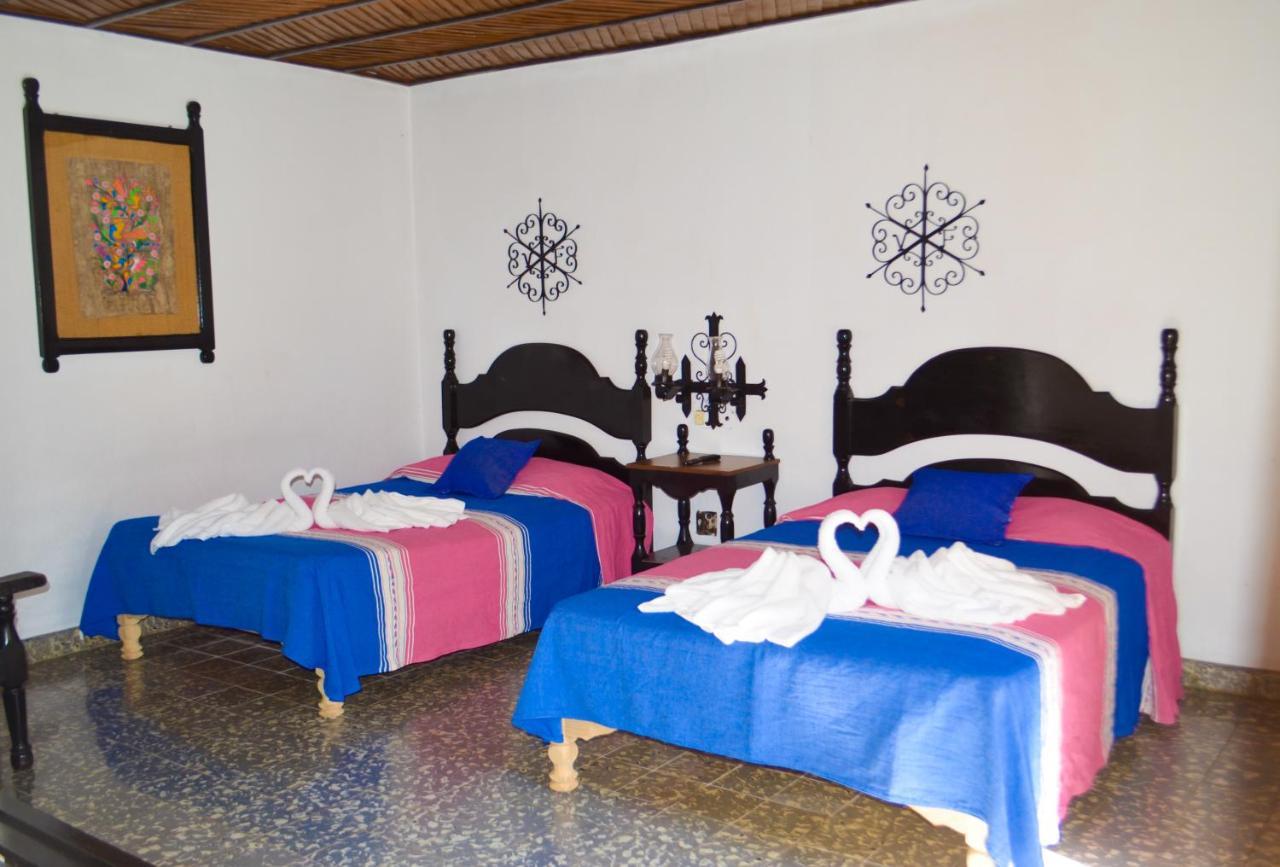 Hotel Villa De Flores Uruapan  Eksteriør bilde