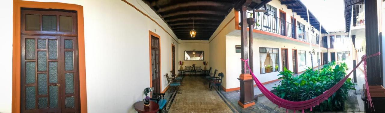 Hotel Villa De Flores Uruapan  Eksteriør bilde